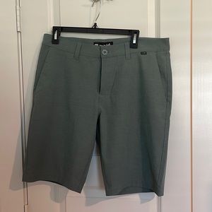 TRAVIS MATHEW Green/Grey Polyester Blend Sz 34 Mens Golf Athletic Shorts